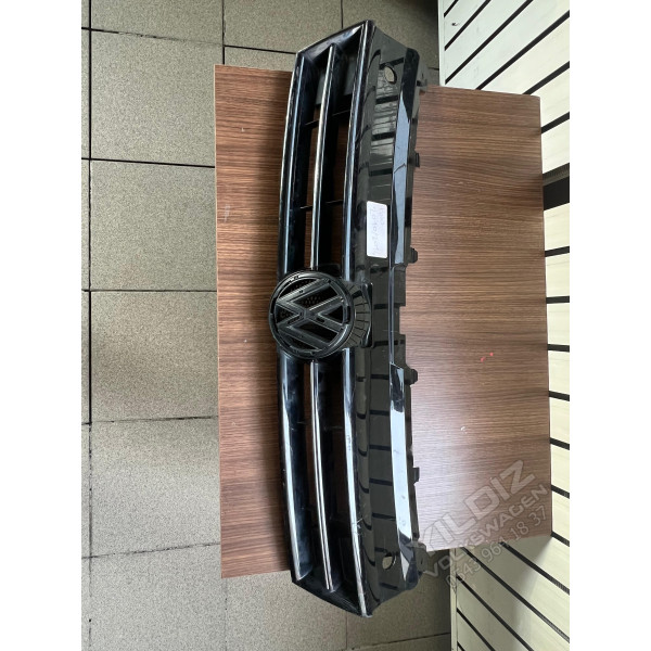 Volkswagen Polo 6R0853651T Çıkma Ön Panjur 2010-2014